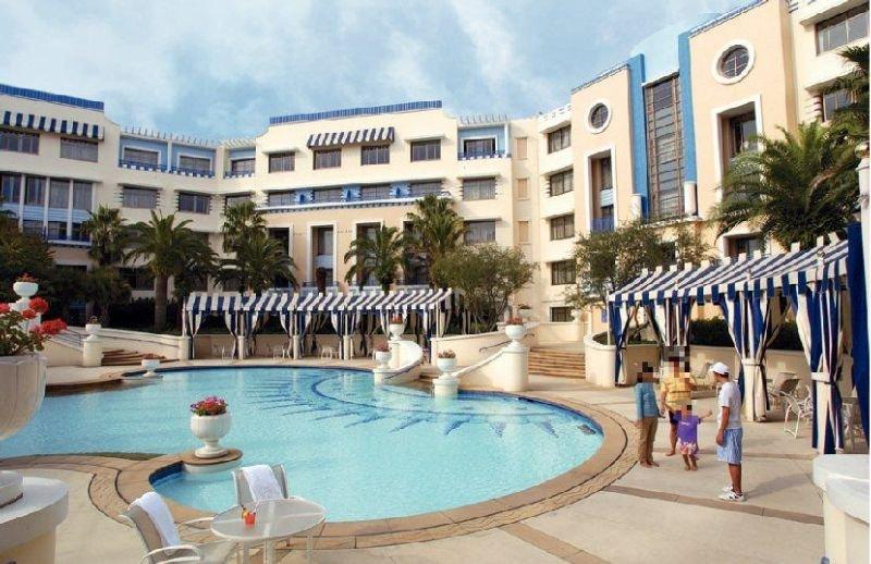 Disney Ambassador Hotel Čiba Exteriér fotografie
