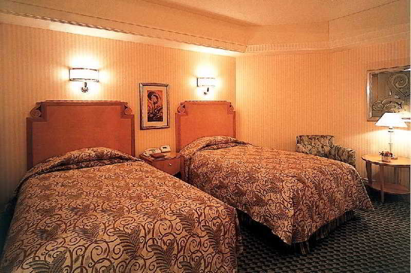 Disney Ambassador Hotel Čiba Exteriér fotografie