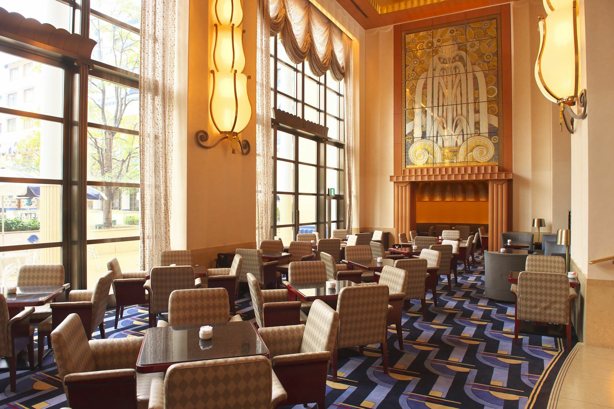 Disney Ambassador Hotel Čiba Exteriér fotografie